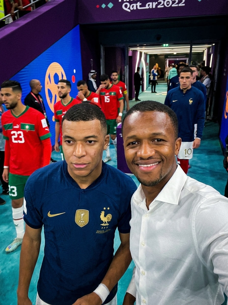 Photo with  Kylian Mbappé during a brief moment